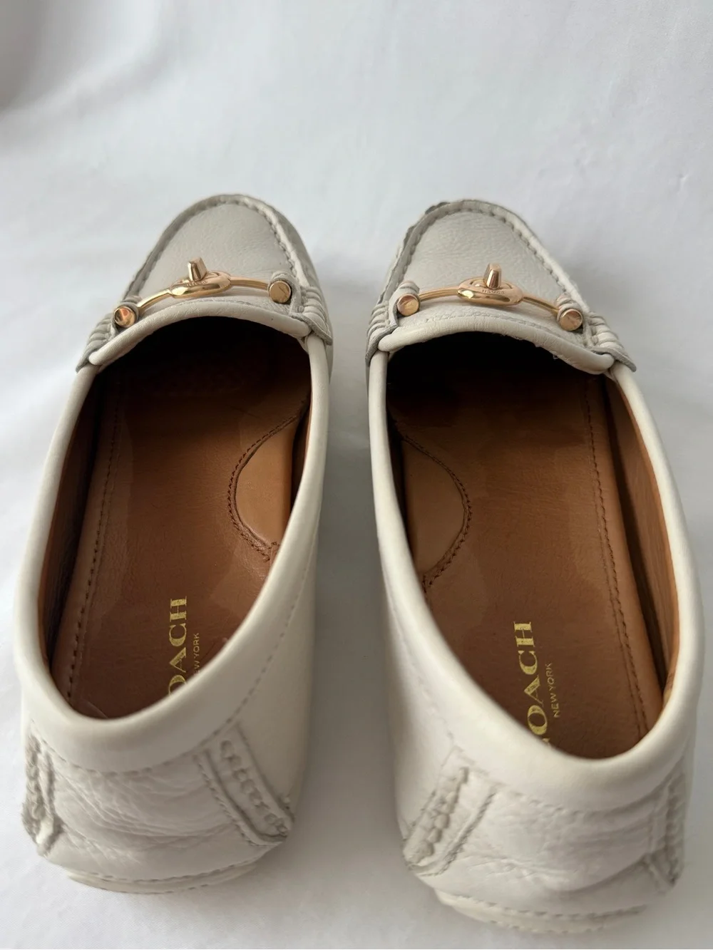 Coach Women's White Leather Loafers with Gold Turnlock Hardware Size 7
